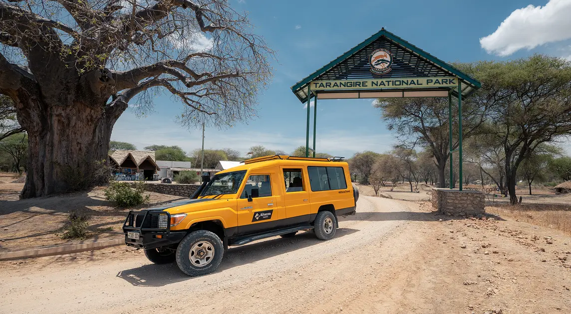 Jeep safari di Altezza Travel all’ingresso del Parco Nazionale del Tarangire
